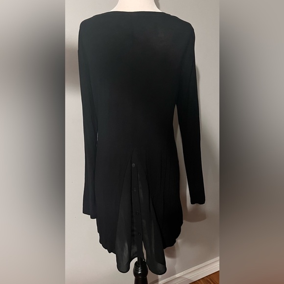 NWOT LOGO Long Sleeved Tunic w/ Pockets and Bussel in Black!! - Picture 3 of 8